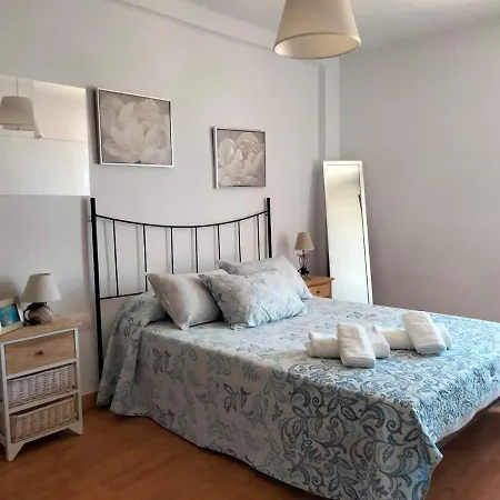 Apartment Apto. Trafalgar, Playa De La Cachucha. Wifi, A/c