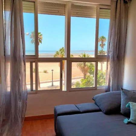 Apto. Trafalgar, Playa De La Cachucha. Wifi, A/c Apartment