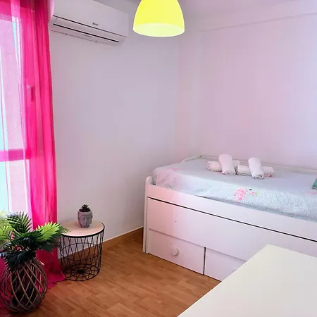 Апартаменты Apto. Trafalgar, Playa De La Cachucha. Wifi, A/c *